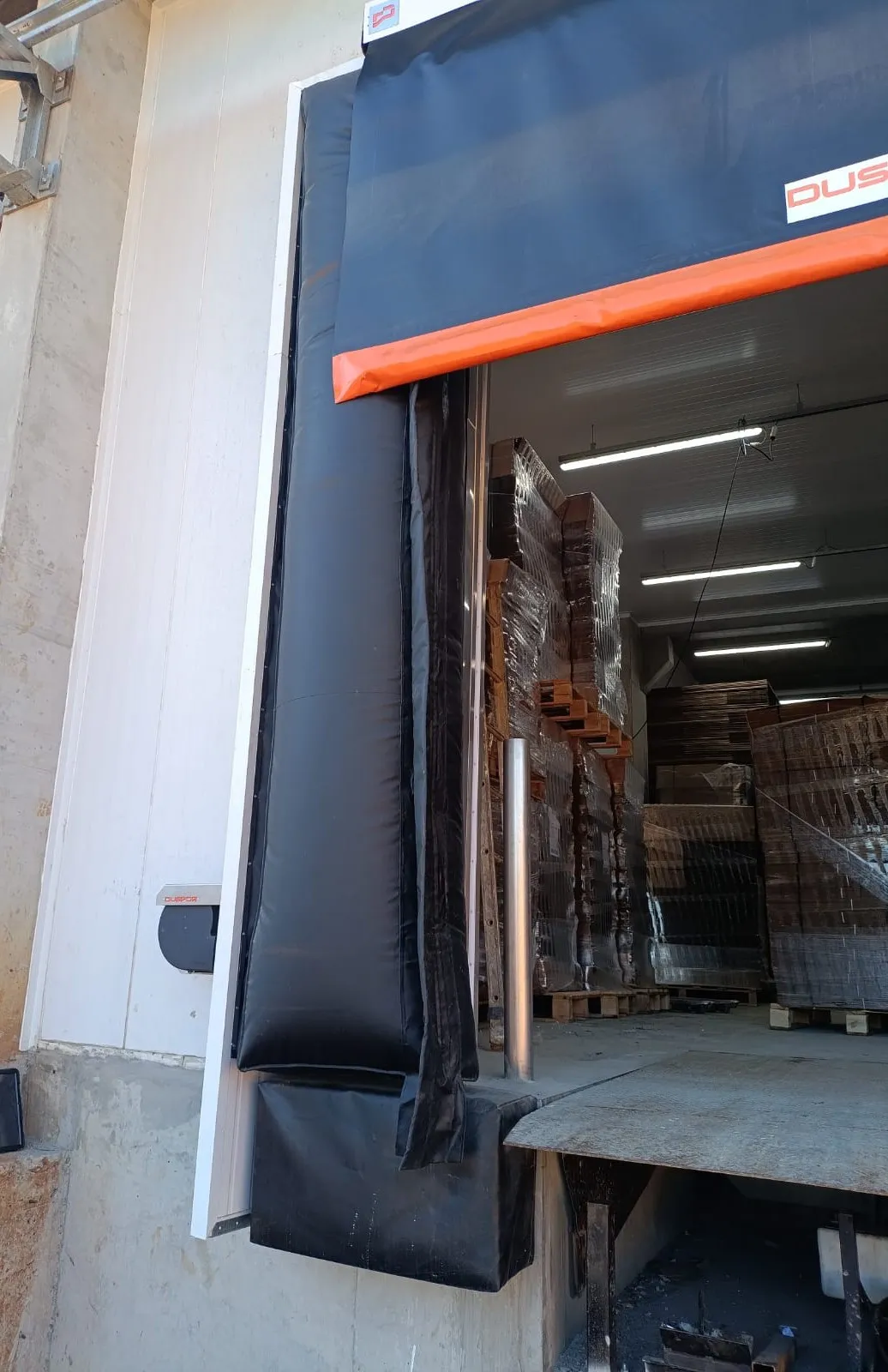 CORTINA RETRÁTIL - PORTAL DE SELAMENTO INFLÁVEL