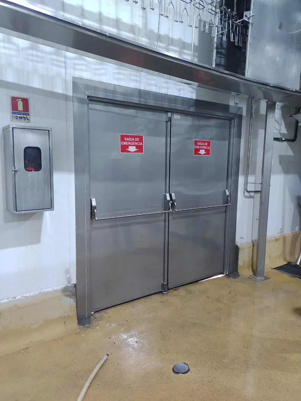 PORTAS DE EMERGÊNCIA