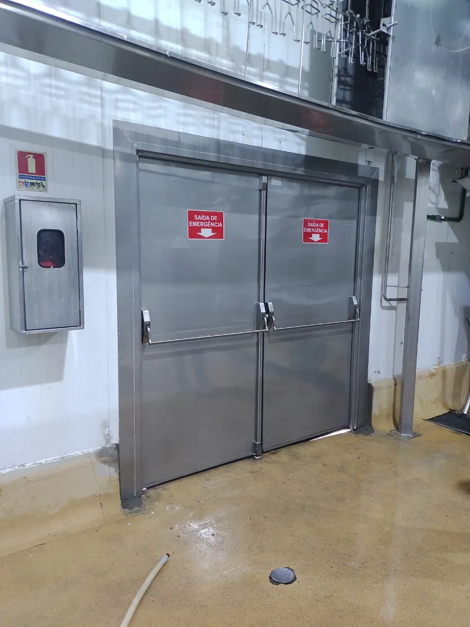 PORTAS DE EMERGÊNCIA